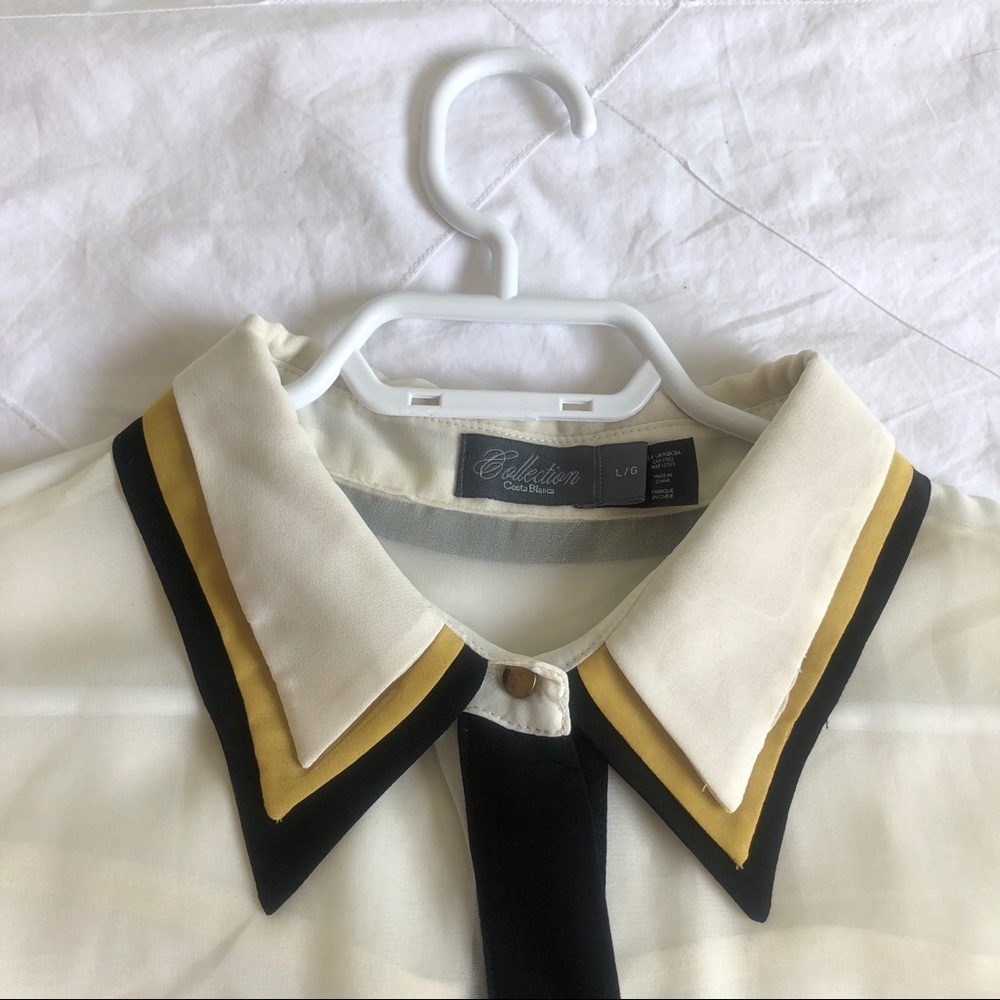 Button down blouse - Picture 2 of 6